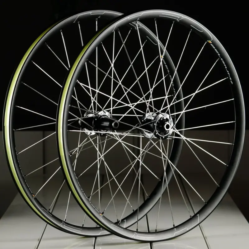 Chris King Hed Belgium R R45d Disc Wheelset 1