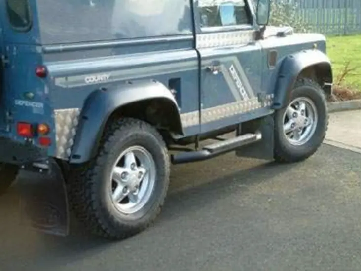 Extreme Off Road Defender Wheel Arch Kit 1