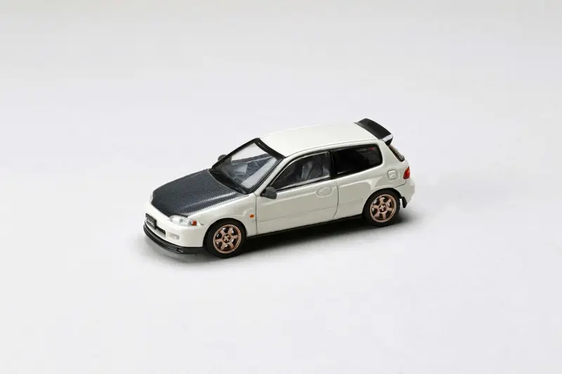 Hobby Japan 1:64 Honda Civic Sir-Ii (Eg6) In Frost White With Carbon Bonnet 1