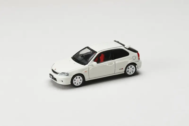 Hobby Japan 1:64 Honda Civic Type-R (Ek9) In Championship White 1