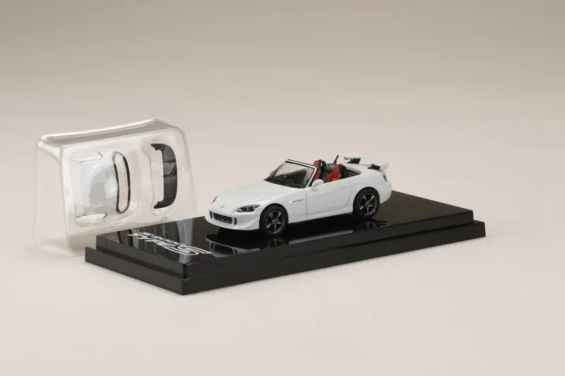 Hobby Japan 1:64 Honda S2000 Type-S (Ap2) In Grand Prix White With Red Interior 1