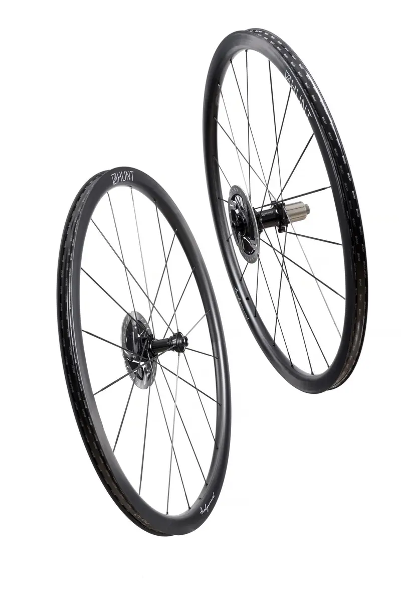 Hunt 32 Aerodynamicist Ud Carbon Spoke Disc Wheelset 1