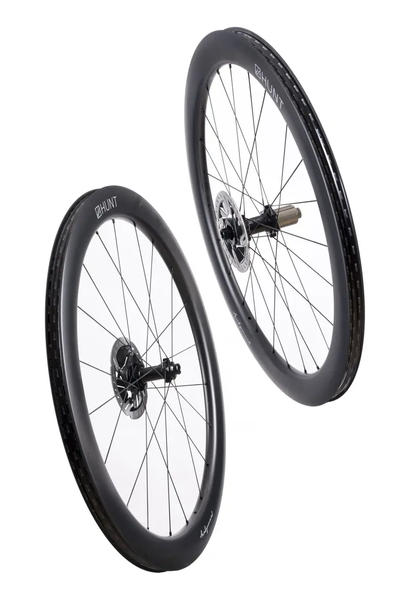 Hunt 4454 Aerodynamicist Carbon Disc Wheelset 1