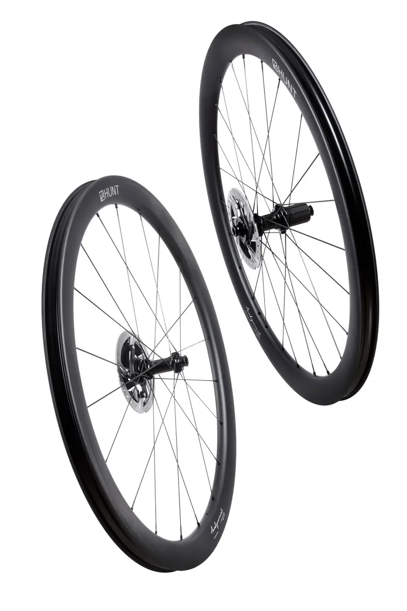 Hunt 44_46 Aerodynamicist Carbon Disc Wheelset 1