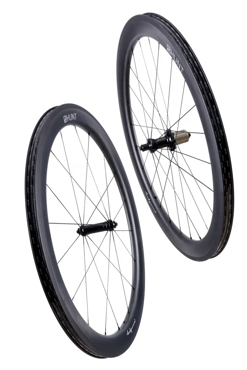 Hunt 52 Carbon Aerodynamicist Wheelset | Previous Model Ic288 1