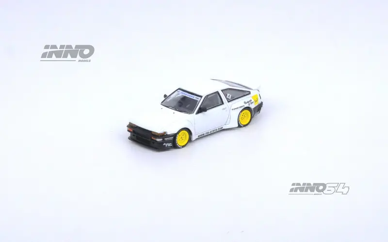 Inno64 1/64 Toyota Corolla Trueno Ae86 "Pandem / Rocket Bunny" In White 1