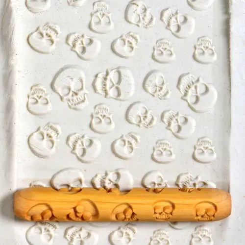 Mkm Hr 033 Hand Roller - Skulls 1