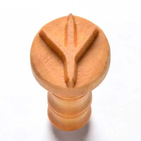Mkm Scm 242 Medium Round Stamp - Chicken Foot 1