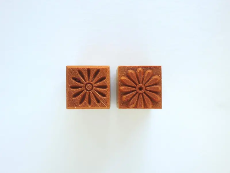 Mkm Ssm 103 Medium Square Stamp - Daisy 1