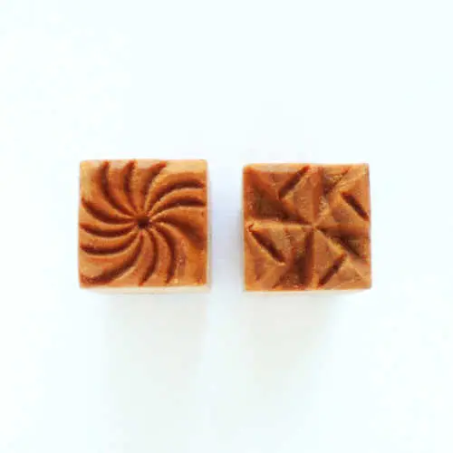 Mkm Sss 018 Small Square Stamp - Spiral/Pinwheel 1