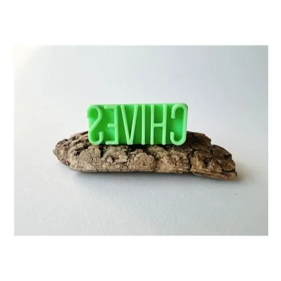 Moonmoon Ceramics Letter Stamp: Chives 1