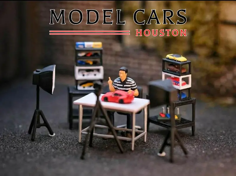 Official 1/64 Model Cars Houston "Content Creator" Figure Set 1