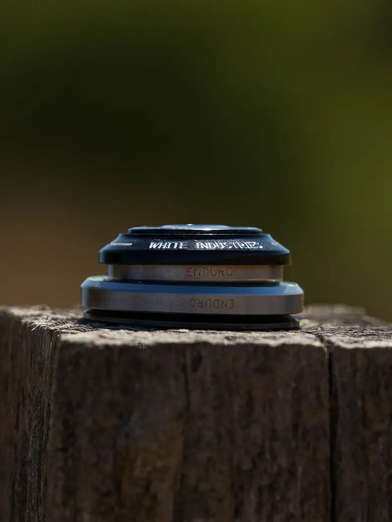 White Industries Is41/Is52 Integrated Headset 1